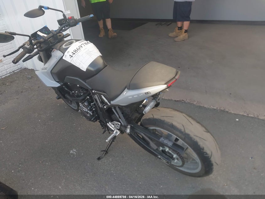 2024 Suzuki Gsx VIN JS1EM11B5R7101601 IAAI salvage auction — LEFT & RIGHT, Salvage (Virginia), sold $2,850 on 2026-07-07 (photo 3)