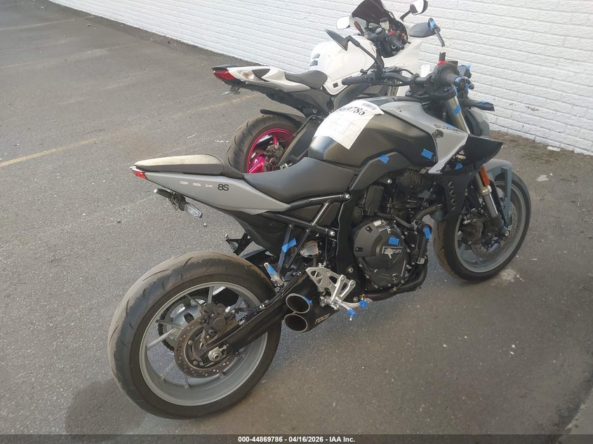2024 Suzuki Gsx VIN JS1EM11B5R7101601 IAAI salvage auction — LEFT & RIGHT, Salvage (Virginia), sold $2,850 on 2026-07-07 (photo 4)
