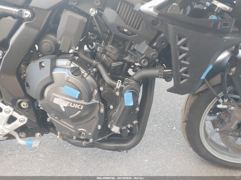 2024 Suzuki Gsx VIN JS1EM11B5R7101601 IAAI salvage auction — LEFT & RIGHT, Salvage (Virginia), sold $2,850 on 2026-07-07 (photo 8)