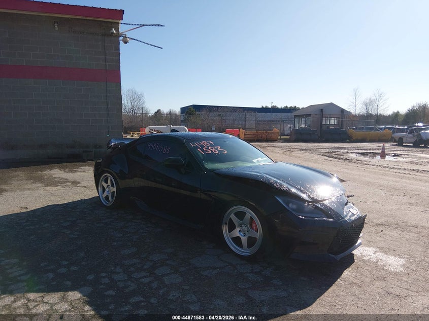 2025 Toyota Gr 86 VIN JF1ZNBE1XS9752380 IAAI salvage auction — FRONT & REAR, Salvage (Maine), sold $6,400 on 2026-07-30 (photo 1)