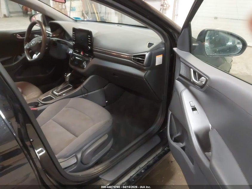 2020 Hyundai Ioniq VIN KMHC65LC4LU186102 IAAI salvage auction — LEFT FRONT, Salvage (New Hampshire), sold $1,700 on 2026-07-13 (photo 5)