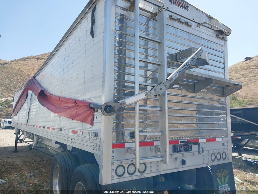 2019 Timpte Grain trailer VIN 1TDH43023KB163498 IAAI salvage auction — ROLLOVER, Non-Repairable (California), sold $1,725 on 2026-09-02 (photo 3)
