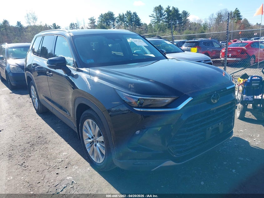 2024 Toyota Highlander VIN 5TDAAAB50RS065781 IAAI salvage auction — LEFT FRONT, Salvage (Massachusetts), sold $25,900 on 2026-07-10 (photo 1)