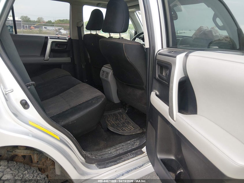 2010 Toyota 4runner VIN JTEBU5JR6A5017893 IAAI salvage auction — FRONT END, Salvage (Illinois), sold $2,650 on 2026-07-11 (photo 8)
