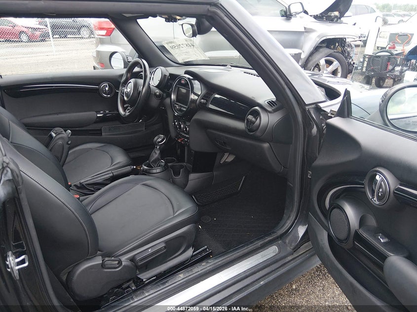 2016 Mini Convertible VIN WMWWG5C50G3C18975 IAAI salvage auction — SIDE, Salvage Title, sold $1,550 on 2026-08-01 (photo 5)