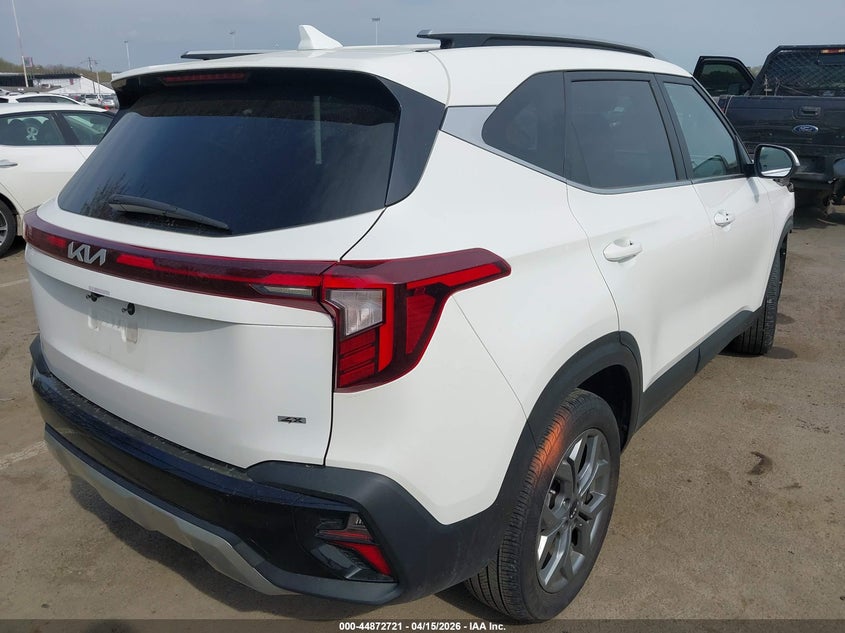 2024 Kia Seltos VIN KNDEUCAA8R7571484 IAAI salvage auction — RIGHT FRONT, Salvage (New Jersey), sold $8,900 on 2026-07-20 (photo 4)