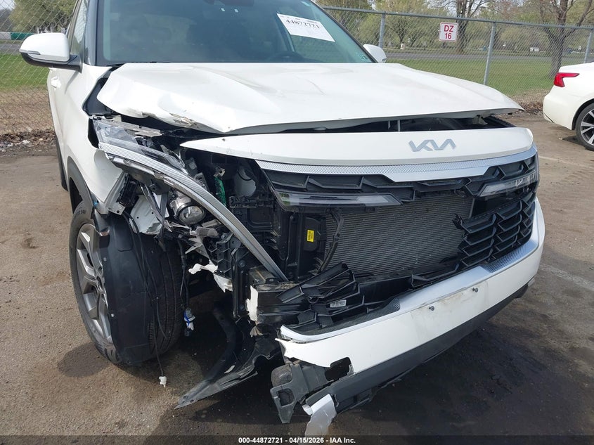 2024 Kia Seltos VIN KNDEUCAA8R7571484 IAAI salvage auction — RIGHT FRONT, Salvage (New Jersey), sold $8,900 on 2026-07-20 (photo 6)
