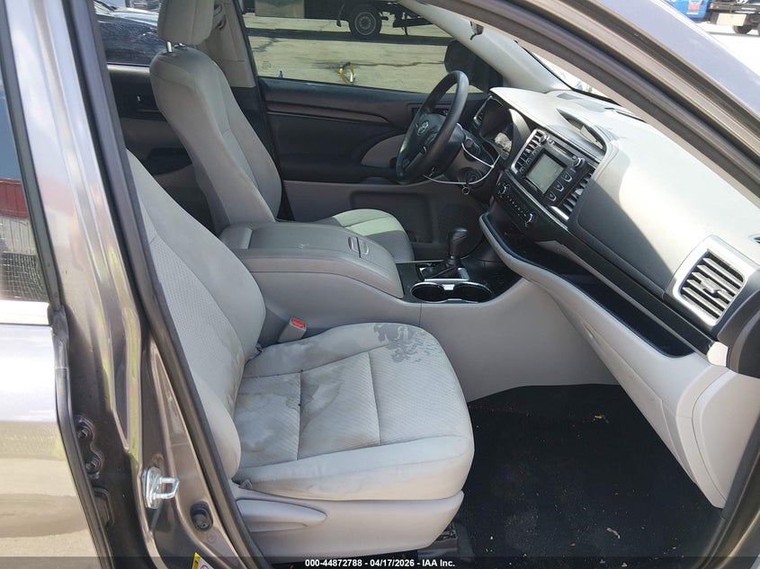2018 Toyota Highlander VIN 5TDBZRFH6JS892799 IAAI salvage auction — FRONT END, Salvage - Greater Than 75% (Maryland), sold $6,275 on 2026-07-30 (photo 5)