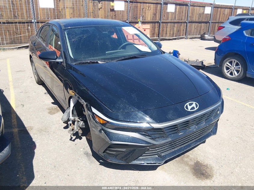 2025 Hyundai Elantra VIN KMHLL4DG8SU041681 IAAI salvage auction — RIGHT FRONT, Salvage (Colorado), sold $6,750 on 2026-07-07 (photo 1)