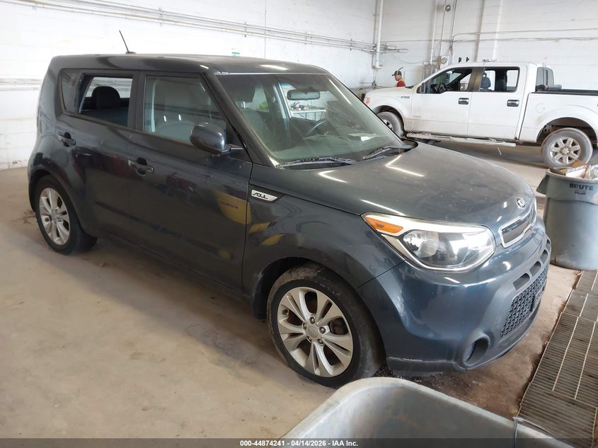 2015 Kia Soul VIN KNDJP3A56F7149038 IAAI salvage auction — LEFT FRONT, Salvage Title, sold $700 on 2026-07-15 (photo 1)