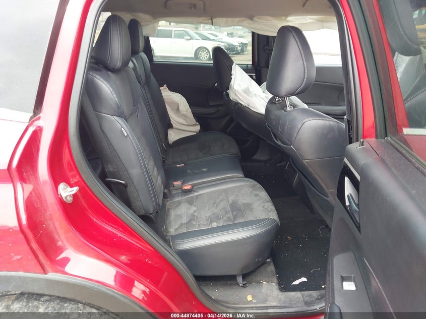2022 Mitsubishi Outlander VIN JA4J4UA83NZ026724 IAAI salvage auction — LEFT SIDE, Wait Title, sold $7,025 on 2026-07-28 (photo 8)