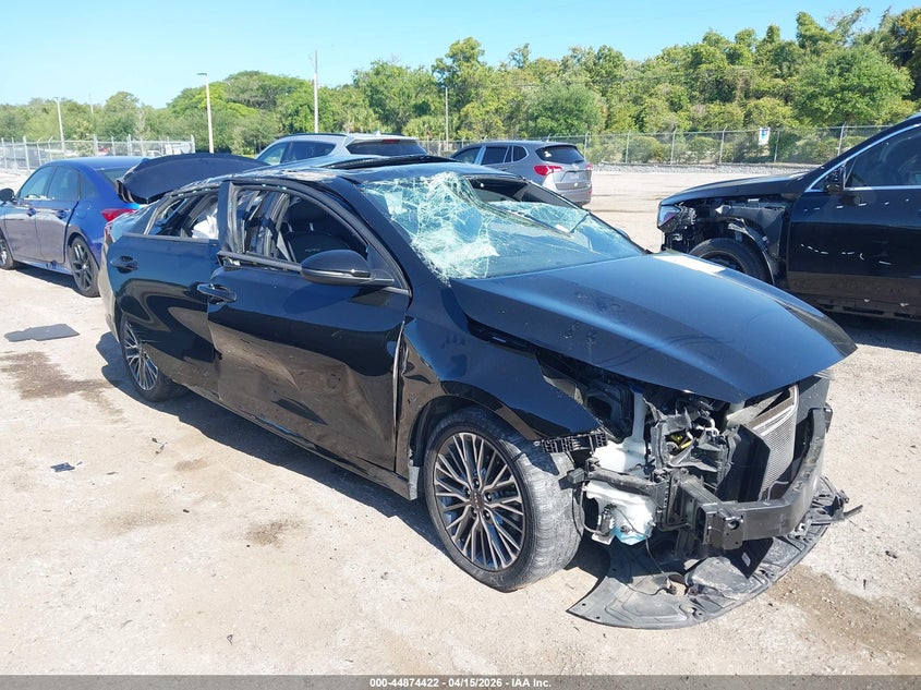 2024 Kia Forte VIN 3KPF54AD7RE774867 IAAI salvage auction — ROLLOVER, Wait Title, sold $1,575 on 2026-08-02 (photo 1)