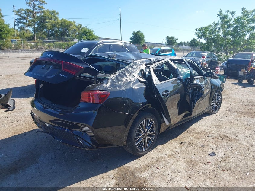 2024 Kia Forte VIN 3KPF54AD7RE774867 IAAI salvage auction — ROLLOVER, Wait Title, sold $1,575 on 2026-08-02 (photo 4)