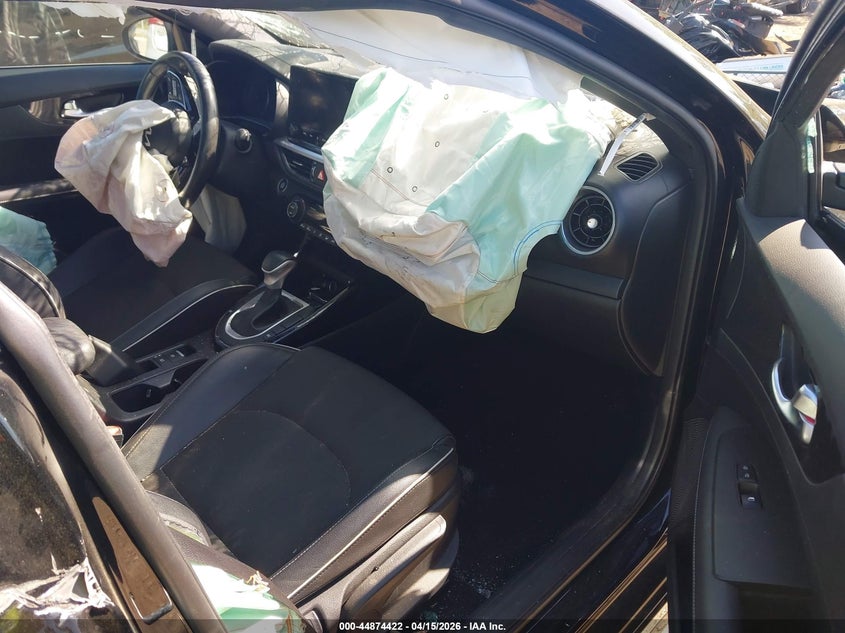 2024 Kia Forte VIN 3KPF54AD7RE774867 IAAI salvage auction — ROLLOVER, Wait Title, sold $1,575 on 2026-08-02 (photo 5)