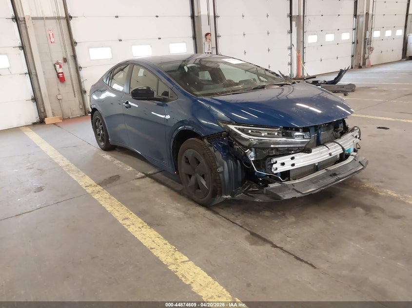 2026 Toyota Prius VIN JTDADABU0T3031301 IAAI salvage auction — FRONT & REAR, Salvage (Oregon), sold $10,650 on 2026-07-09 (photo 1)