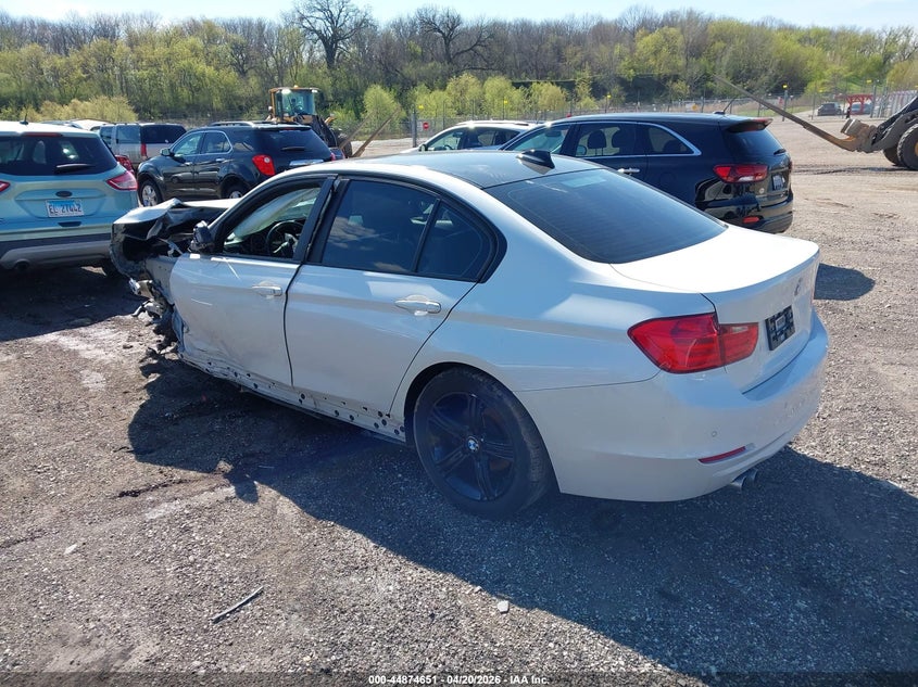 2015 BMW 3er VIN WBA3B5C51FP654210 IAAI salvage auction — FRONT END, Salvage (Illinois), sold $450 on 2026-08-05 (photo 3)