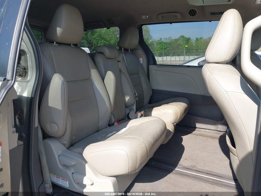 2015 Toyota Sienna VIN 5TDYK3DC8FS679511 IAAI salvage auction — LEFT FRONT, Wait Title, sold $3,950 on 2026-07-15 (photo 8)