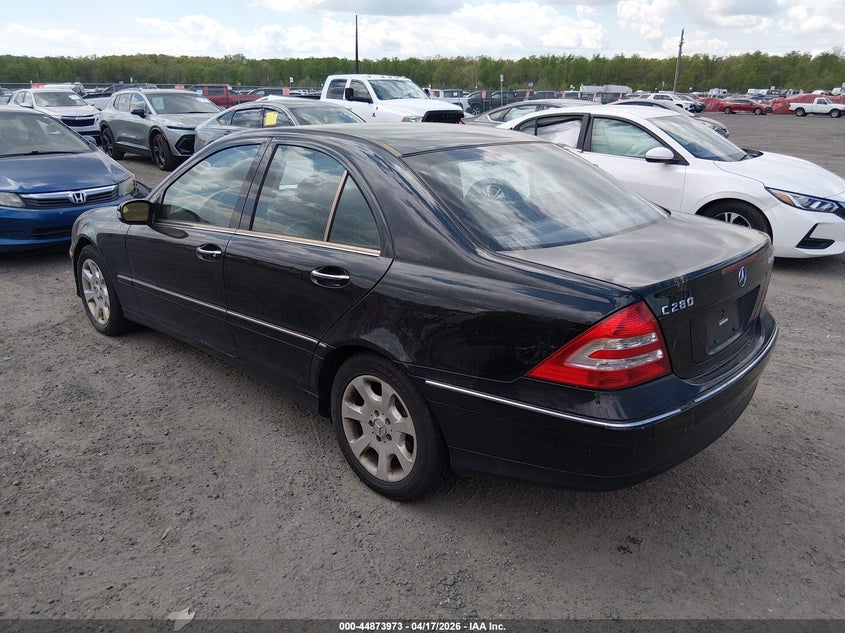 2006 Mercedes-benz C-klasse VIN WDBRF92H66F790695 IAAI salvage auction — NORMAL WEAR, Clear (Michigan), sold $325 on 2026-07-13 (photo 3)