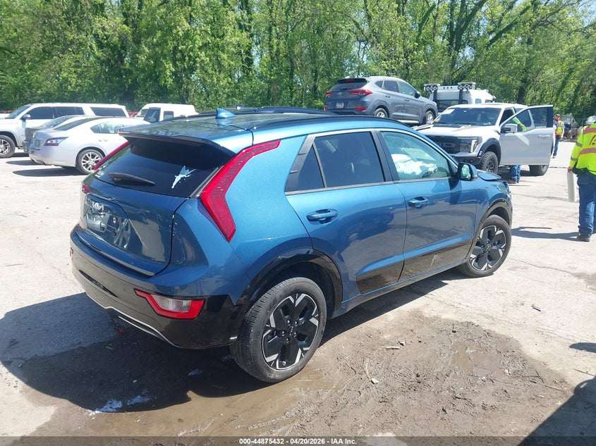 2023 Kia Niro VIN KNDCR3L14P5030978 IAAI salvage auction — FRONT END, Salvage (Missouri), sold $7,900 on 2026-08-01 (photo 4)
