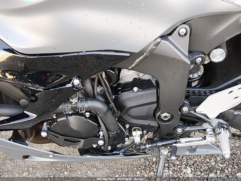 2025 Kawasaki Zx VIN JKBZXJJ13SA025784 IAAI salvage auction — RIGHT SIDE, Salvage (California), sold $4,100 on 2026-07-06 (photo 9)