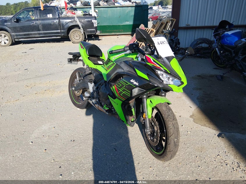 2024 Kawasaki Ninja VIN ML5EXEP18RDAC5045 IAAI salvage auction — LEFT SIDE, Salvage Title, sold $1,750 on 2026-07-14 (photo 1)