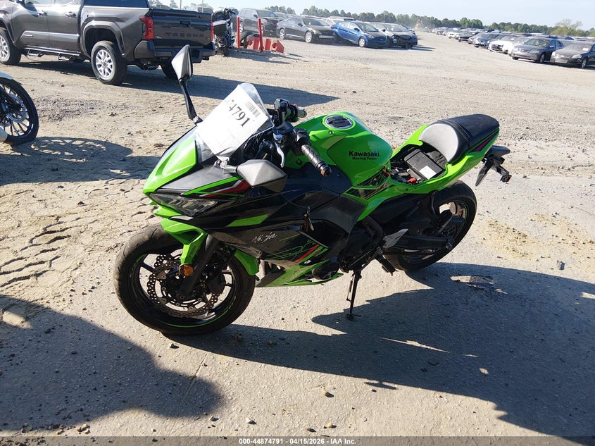2024 Kawasaki Ninja VIN ML5EXEP18RDAC5045 IAAI salvage auction — LEFT SIDE, Salvage Title, sold $1,750 on 2026-07-14 (photo 2)