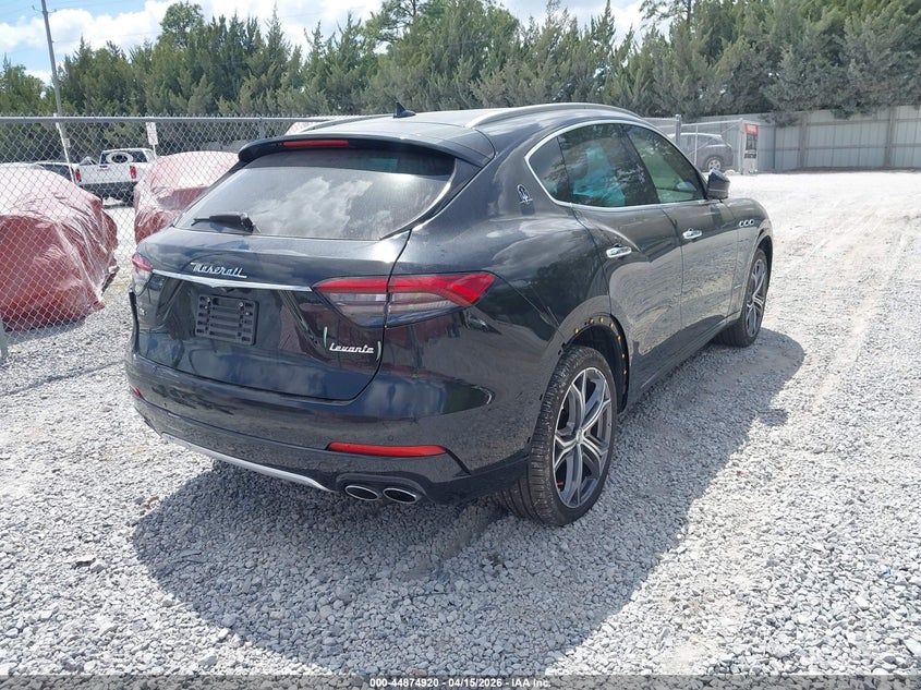 2021 Maserati Levante VIN ZN661XUL8MX372721 IAAI salvage auction — SIDE, Wait Title, sold $8,400 on 2026-08-12 (photo 4)