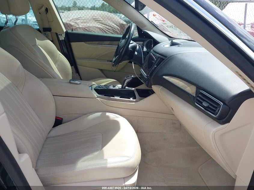 2021 Maserati Levante VIN ZN661XUL8MX372721 IAAI salvage auction — SIDE, Wait Title, sold $8,400 on 2026-08-12 (photo 5)