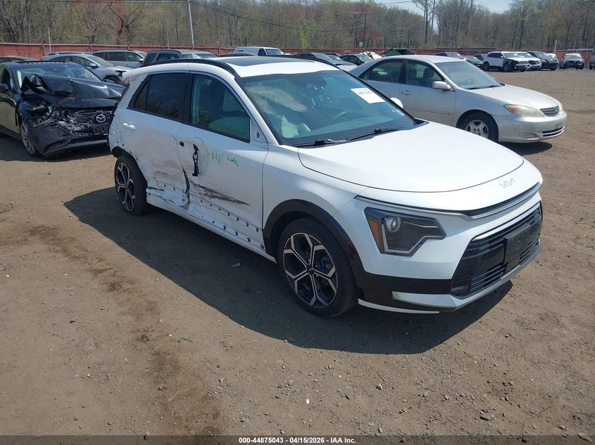 2024 Kia Niro VIN KNDCR3LE0R5122837 IAAI salvage auction — RIGHT SIDE, Wait Title, sold $8,575 on 2026-07-08 (photo 1)