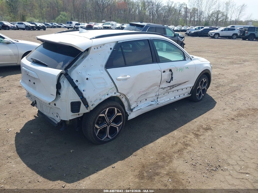 2024 Kia Niro VIN KNDCR3LE0R5122837 IAAI salvage auction — RIGHT SIDE, Wait Title, sold $8,575 on 2026-07-08 (photo 4)