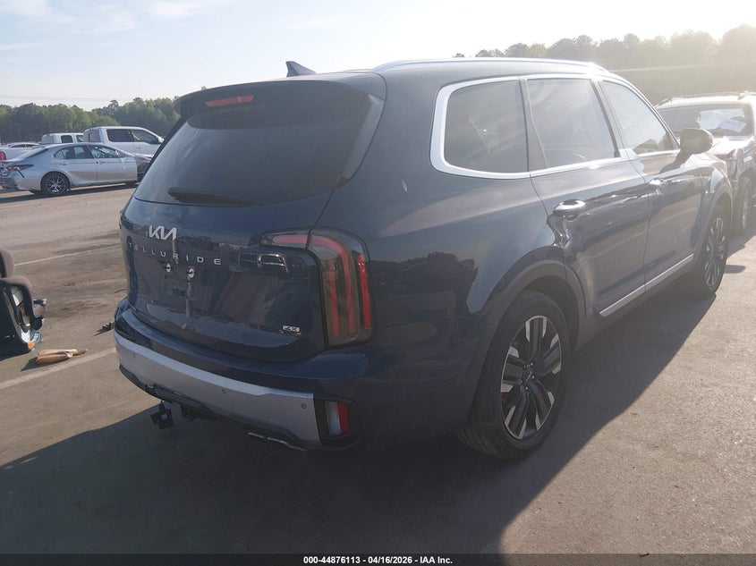 2024 Kia Telluride VIN 5XYP5DGC9RG523578 IAAI salvage auction — LEFT SIDE, Salvage Title, sold $13,150 on 2026-07-15 (photo 4)