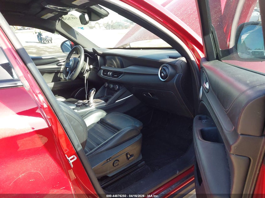 2019 Alfa romeo Stelvio VIN ZASPAKBN8K7C38888 IAAI salvage auction — REAR END, Salvage Title, sold $6,150 on 2026-07-22 (photo 5)