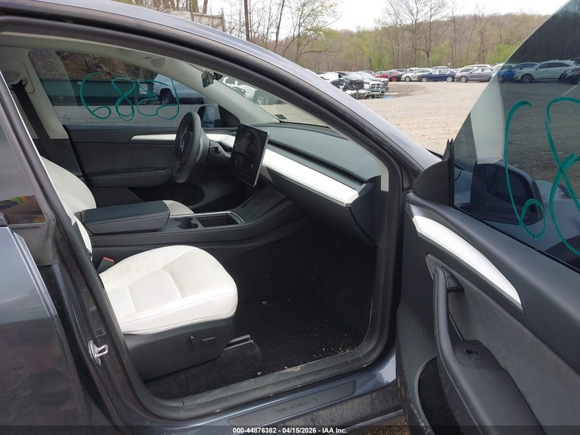 2023 Tesla Model y VIN 7SAYGAEE9PF964944 IAAI salvage auction — SIDE, Wait Title, sold $11,800 on 2026-07-09 (photo 5)