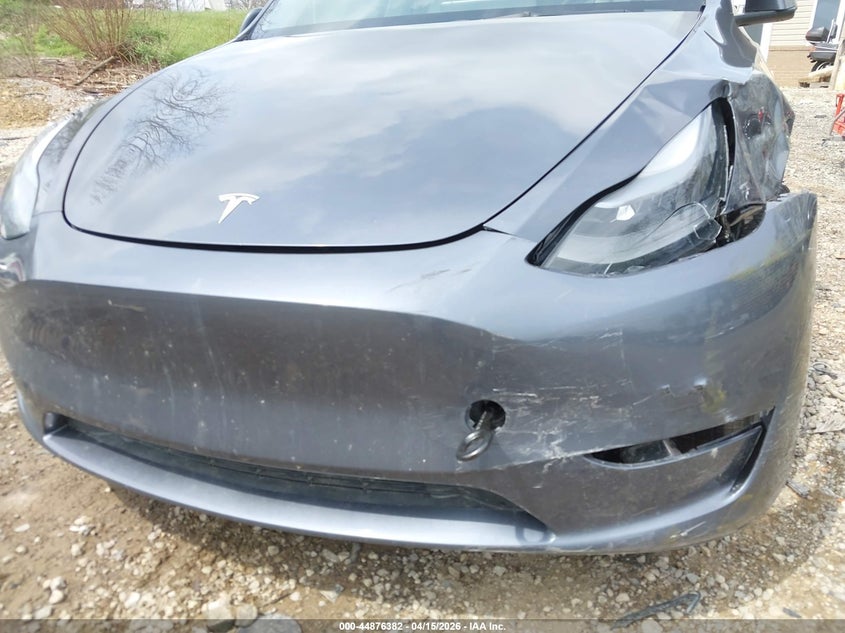 2023 Tesla Model y VIN 7SAYGAEE9PF964944 IAAI salvage auction — SIDE, Wait Title, sold $11,800 on 2026-07-09 (photo 6)