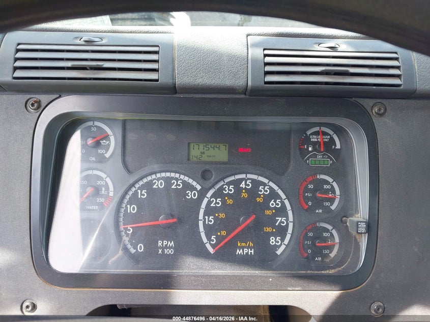 2014 Freightliner Cascadia 125 VIN 3AKJGEDV0ESFR1021 IAAI salvage auction — ALL OVER, Clear (Idaho), sold $9,050 on 2026-08-28 (photo 3)
