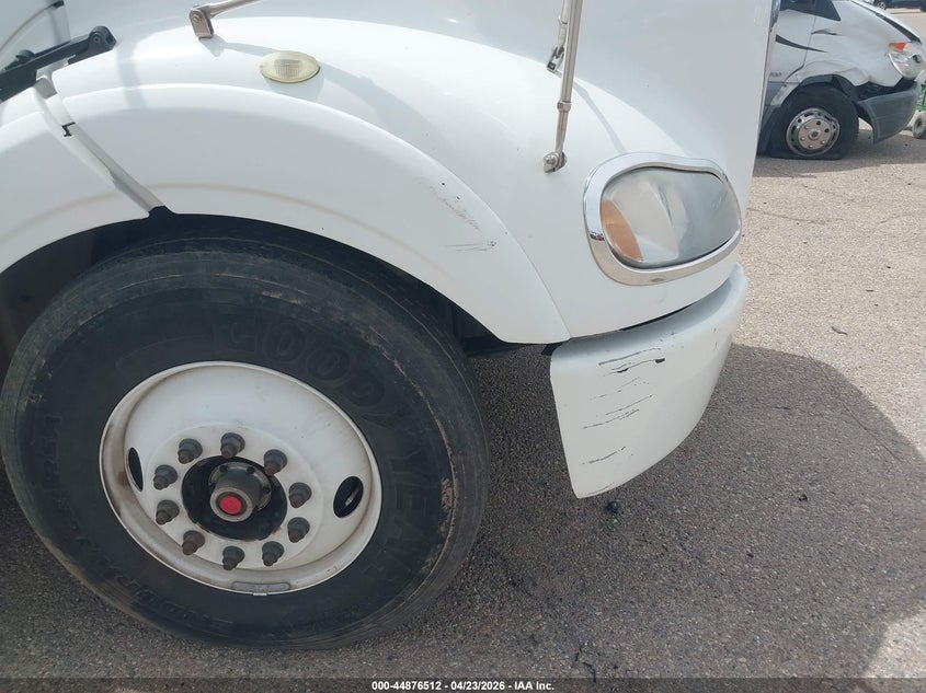 2014 Freightliner M2 VIN 1FUJC5DV6EHFZ4063 IAAI salvage auction — Unknown, Wait Title, sold $8,900 on 2026-07-09 (photo 8)