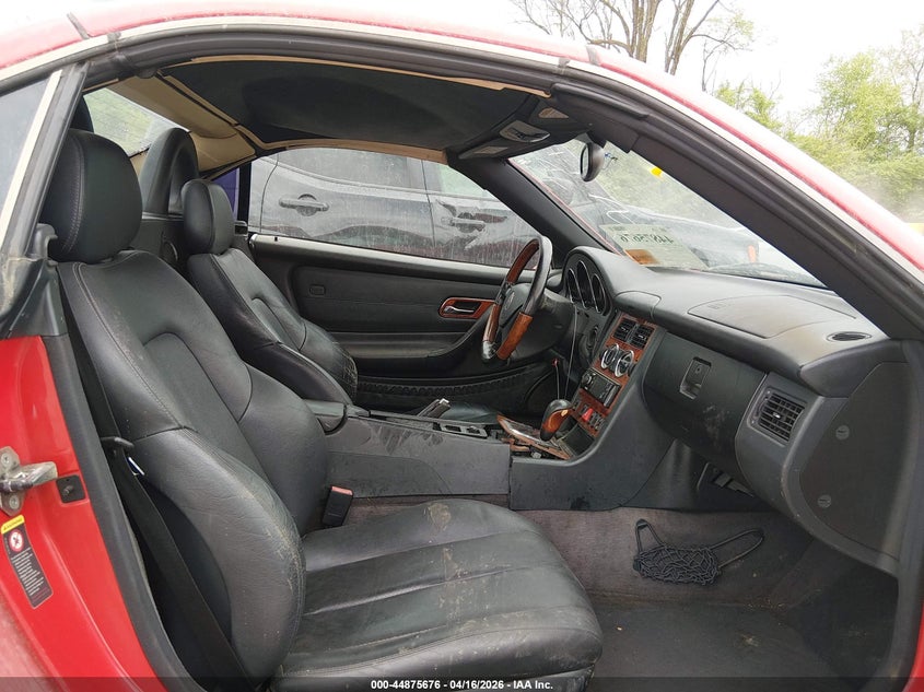 2002 Mercedes-benz Slk-klasse VIN WDBKK65F32F260149 IAAI salvage auction — FRONT END, Salvage (Ohio), sold $425 on 2026-07-28 (photo 5)