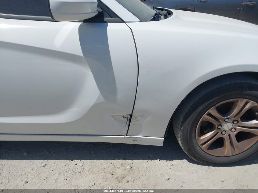 2019 Dodge Charger VIN 2C3CDXBG1KH709320 IAAI salvage auction — NORMAL WEAR, Wait Title, sold $0 on 2026-10-09 (photo 6)
