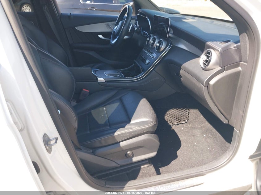 2020 Mercedes-benz Glc VIN WDC0G8DB6LF736636 IAAI salvage auction — REAR END, Wait Title, sold $8,500 on 2026-07-21 (photo 5)