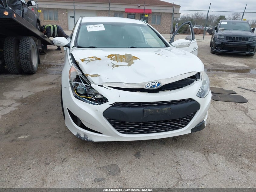 2013 Hyundai Sonata hybrid VIN KMHEC4A47DA090460 IAAI salvage auction — FRONT END, Wait Title, sold $275 on 2026-07-21 (photo 6)