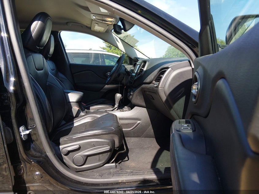 2020 Jeep Cherokee VIN 1C4PJLLBXLD632110 IAAI salvage auction — FRONT & REAR, Salvage Title, sold $2,350 on 2026-07-23 (photo 5)