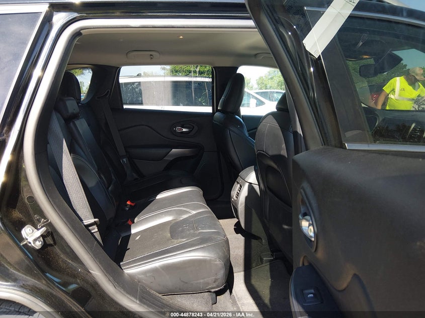 2020 Jeep Cherokee VIN 1C4PJLLBXLD632110 IAAI salvage auction — FRONT & REAR, Salvage Title, sold $2,350 on 2026-07-23 (photo 8)