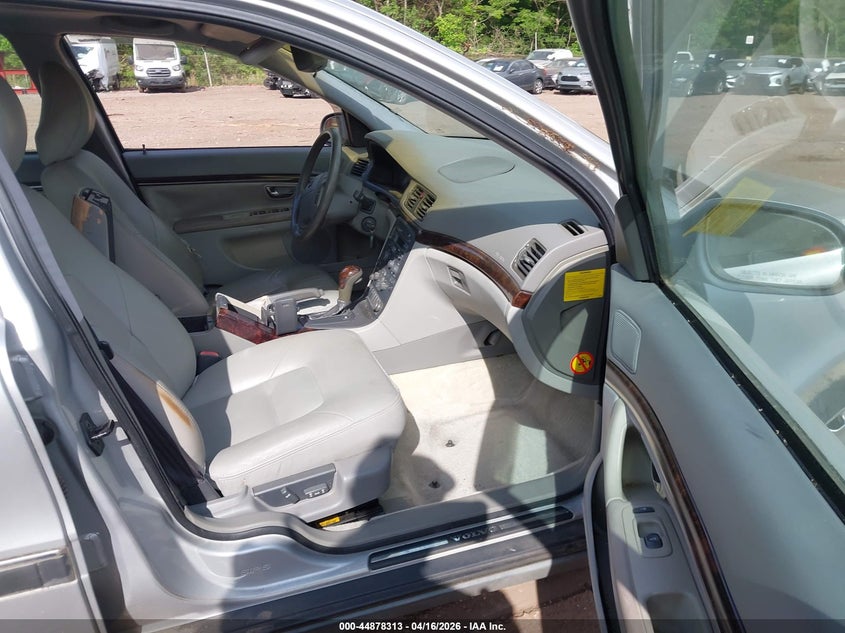 2000 Volvo S80 VIN YV1TS94D7Y1068675 IAAI salvage auction — NORMAL WEAR, Clear (Alabama), sold $350 on 2026-09-06 (photo 5)
