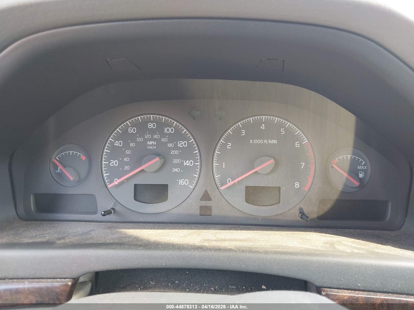 2000 Volvo S80 VIN YV1TS94D7Y1068675 IAAI salvage auction — NORMAL WEAR, Clear (Alabama), sold $350 on 2026-09-06 (photo 7)
