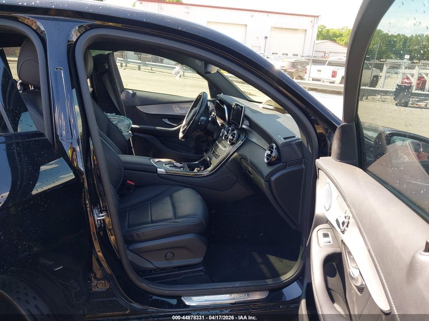 2019 Mercedes-benz Glc coupe VIN WDC0J4KB0KF669592 IAAI salvage auction — LEFT SIDE, Salvage Title, sold $14,350 on 2026-07-20 (photo 5)