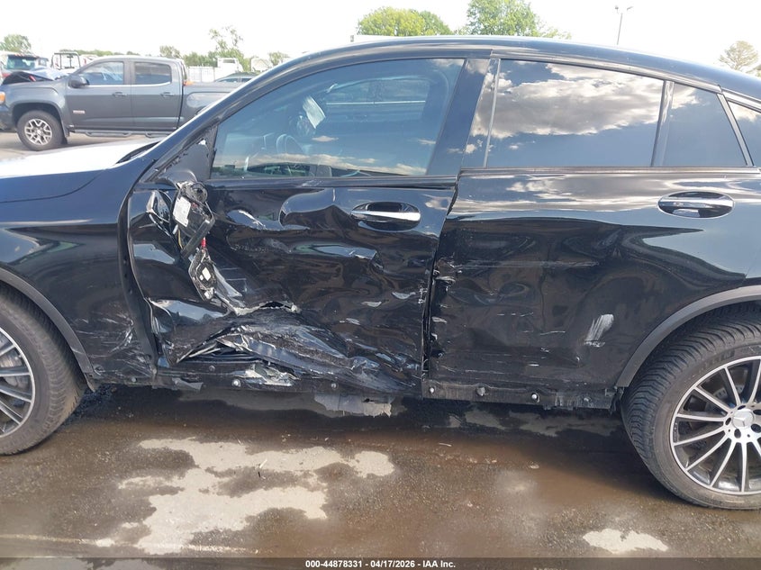2019 Mercedes-benz Glc coupe VIN WDC0J4KB0KF669592 IAAI salvage auction — LEFT SIDE, Salvage Title, sold $14,350 on 2026-07-20 (photo 6)