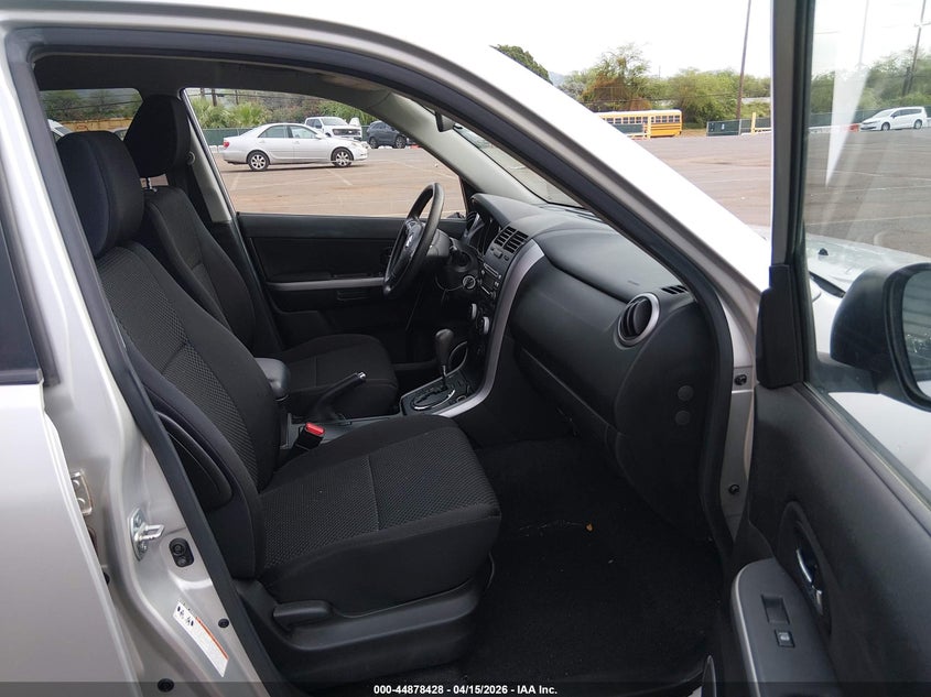2012 Suzuki Grand vitara VIN JS3TE0D20C4100303 IAAI salvage auction — RIGHT SIDE, Clear (Hawaii), sold $1,950 on 2026-07-07 (photo 5)