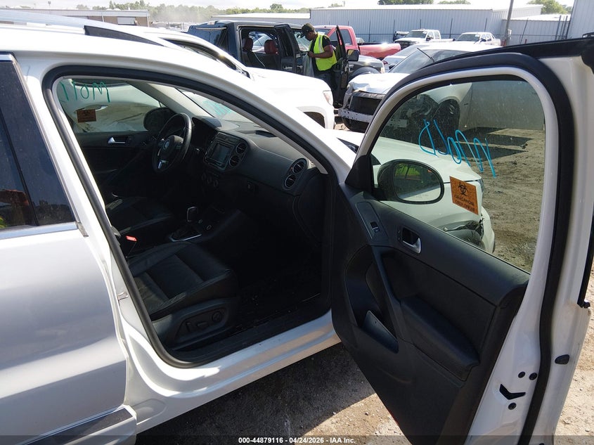 2017 Volkswagen Tiguan VIN WVGTV7AX0HW506077 IAAI salvage auction — FRONT END, Clear (Oklahoma), sold $2,750 on 2026-07-22 (photo 5)