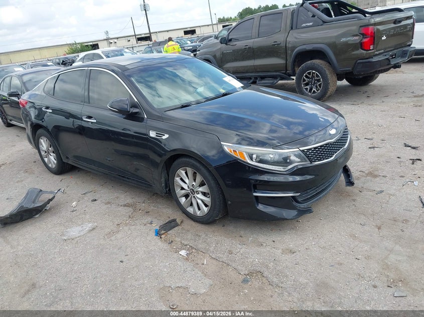 2018 Kia Optima VIN 5XXGU4L35JG243061 IAAI salvage auction — LEFT FRONT, Salvage Title, sold $1,825 on 2026-07-15 (photo 1)