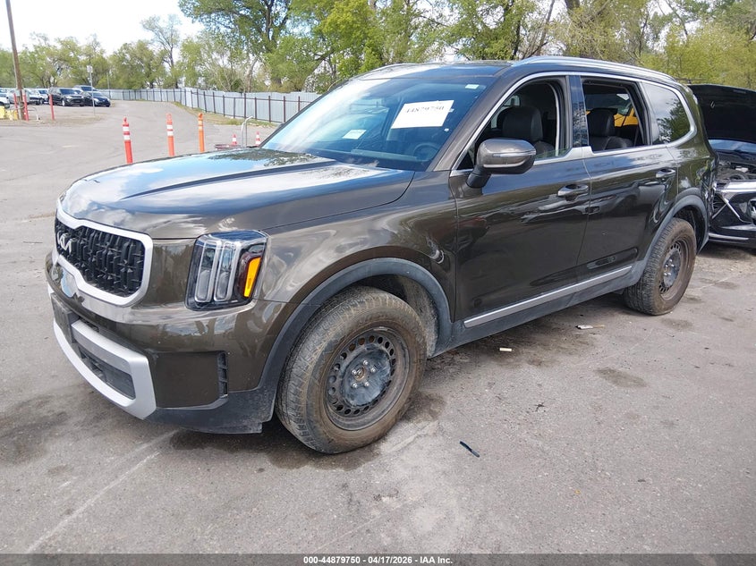 2025 Kia Telluride VIN 5XYP3DGC0SG637464 IAAI salvage auction — THEFT, Salvage Title, sold $18,550 on 2026-07-30 (photo 2)
